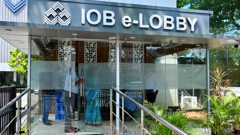 ரிசர்வ் வங்கி 61 1.61 cr ஐ விதிக்கிறது. இந்திய வங்கி மீது அபராதம், IOB இல். 63.60 லட்சம்