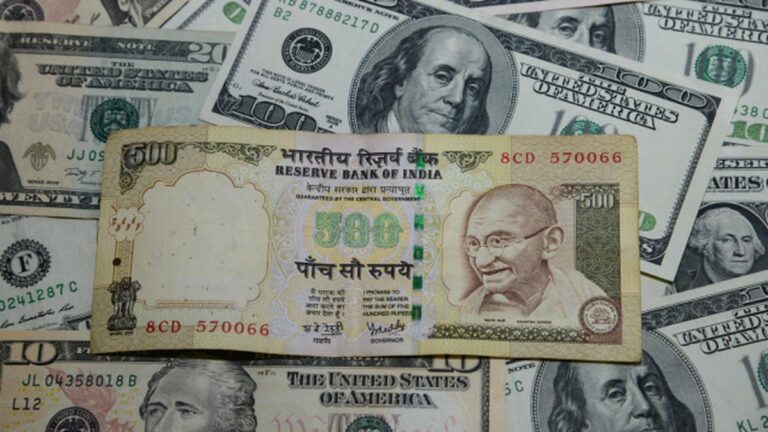 ரூபாய் அமெரிக்க டாலருக்கு எதிராக 85.03 க்கு 38 பைசா உயர்ந்துள்ளது