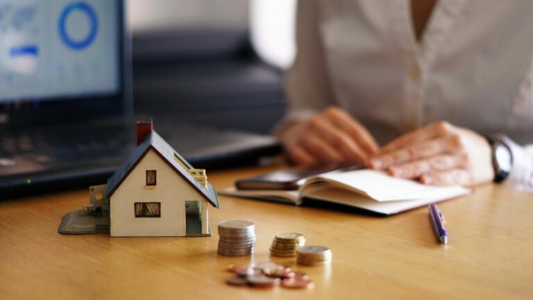 ‘சொந்த’ மால்கள், பண்ணைகள், அணைகள், REITS வழியாக டோல் பிளாசாக்கள், அழைப்புகள்