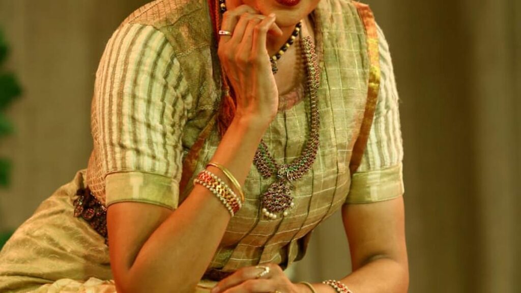 ஆன்லைன் அபினாய பாடநெறி தொடங்க பாரதநாட்டிய அதிவேக பிரியதர்சினி கோவிந்த் ஆன்லைன் அபினாய பாடநெறி தொடங்க பாரதநாட்டிய அதிவேக பிரியதர்சினி கோவிந்த்