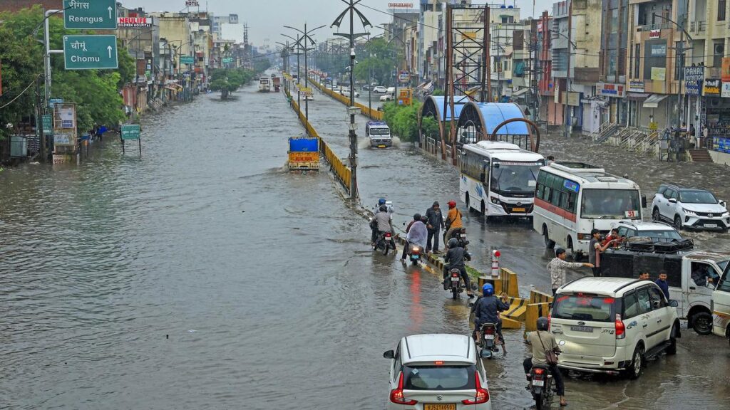 ராஜஸ்தான் மழை: இறப்பு எண்ணிக்கை 22 ஆக உயர்கிறது, செ.மீ ஜெய்ப்பூரில் பாதிக்கப்பட்ட பகுதிகளுக்கு வருகை தருகிறது ராஜஸ்தான் மழை: இறப்பு எண்ணிக்கை 22 ஆக உயர்கிறது, செ.மீ ஜெய்ப்பூரில் பாதிக்கப்பட்ட பகுதிகளுக்கு வருகை தருகிறது