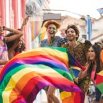 இந்த பெருமை மாதம் LGBTQ+ சமூகத்திற்கான பயணங்களையும் அனுபவங்களையும் க்யூரேட் செய்யும் சுற்றுப்பயணக் குழுக்களுடன் நாங்கள் பேசுகிறோம்