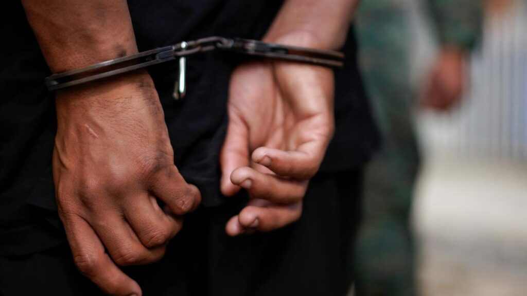 வயதான அமெரிக்கர்களை குறிவைத்து பல மில்லியன் டாலர் மோசடி திட்டங்களில் தண்டனை விதிக்கப்பட்ட 2 இந்திய மாணவர்கள் வயதான அமெரிக்கர்களை குறிவைத்து பல மில்லியன் டாலர் மோசடி திட்டங்களில் தண்டனை விதிக்கப்பட்ட 2 இந்திய மாணவர்கள்