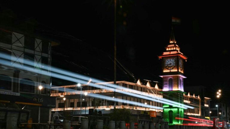 இந்தியாவின் சின்னமான கடிகார கோபுரங்கள்