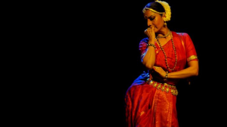 சர்வதேச யோகா தினம்: ஒடிஸி அதிவேக சூரூபா சென் நடனம் மற்றும் யோகா உடலையும் மனதையும் எவ்வாறு வளர்க்கிறது